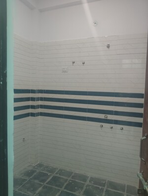 Room in 3 BHK Independent House at Gomti Nagar – for Sale