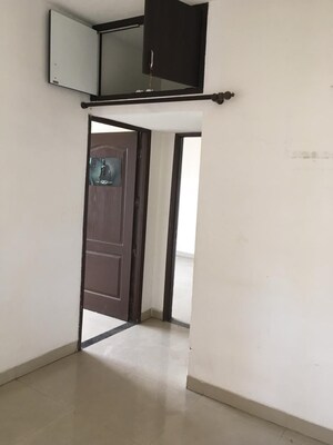 Room in 2 BHK Apartment at Unitech Uniworld Gardens 2, Sector 47 – for Rent
