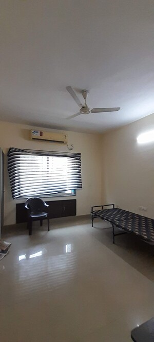 Room in 3 BHK Apartment at New Rajendra Nagar – for Rent