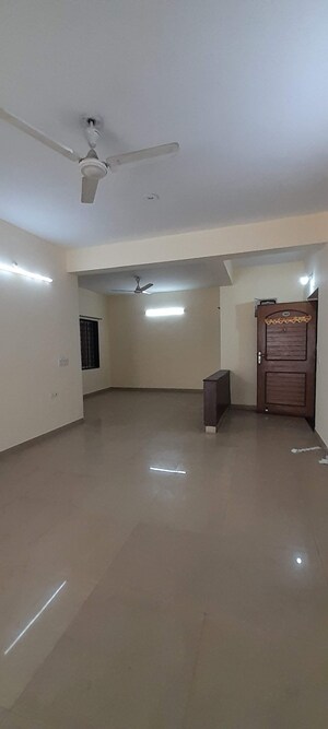Furnished Amenities in 3 BHK Apartment at New Rajendra Nagar – for Rent