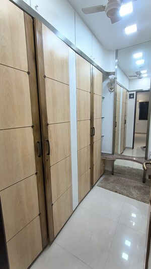 Furnished Amenities in 2 BHK Apartment at Lower Parel – for Rent