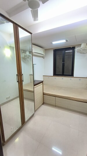 Room in 2 BHK Apartment at Lower Parel – for Rent