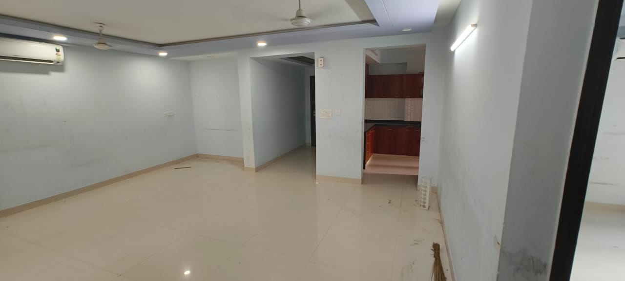3 BHK 1852 Sq.Ft. Apartment in Cedar Luxuria