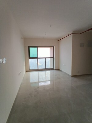 Room in 2 BHK Apartment at Sheth Auris Bliss, Malad West – for Rent