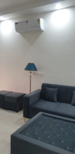 Room in 3 BHK Builder Floor at Palam Vihar – for Rent
