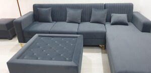 Room in 3 BHK Builder Floor at Palam Vihar – for Rent
