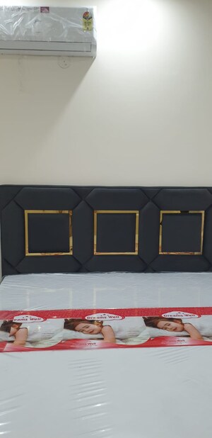 Room in 3 BHK Builder Floor at Palam Vihar – for Rent