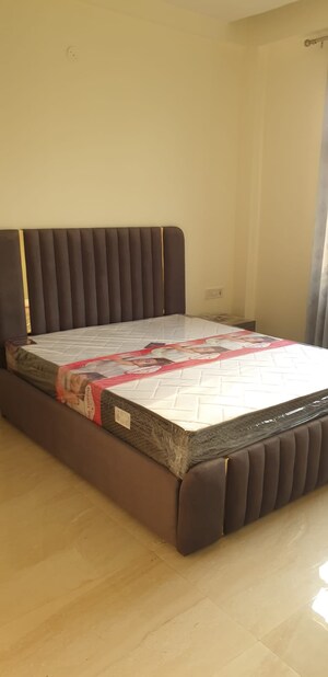 Bedroom in 3 BHK Builder Floor at Palam Vihar – for Rent