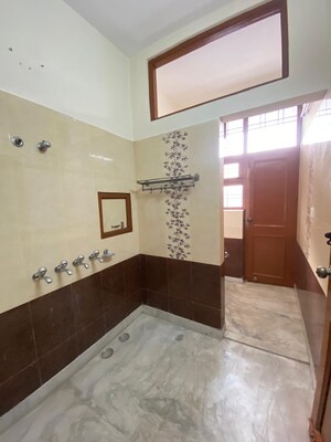 Kitchen in 2.5 BHK Builder Floor at Ansal Plaza Sector-23, Sector 23 – for Rent