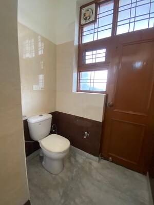 Bathroom in 2.5 BHK Builder Floor at Ansal Plaza Sector-23, Sector 23 – for Rent
