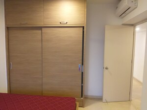 Room in 3 BHK Apartment at Imperial Heights Goregaon West, Goregaon West – for Rent