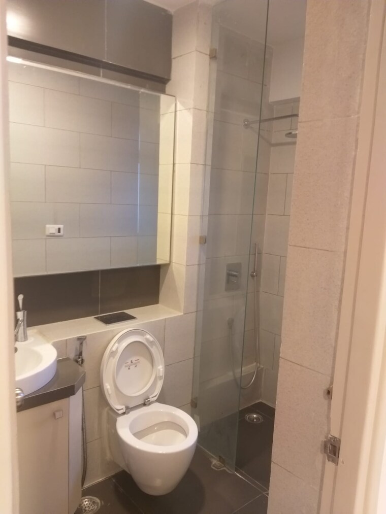 Bathroom, imperial-heights-goregaon-west 3 Bedroom 1307 Sq.Ft. Apartment In Goregaon West Mumbai 10336673