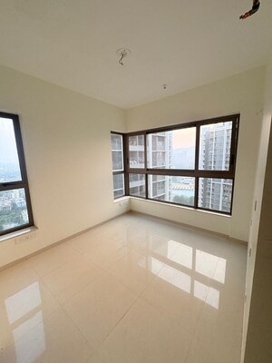 Room in 2 BHK Apartment at Kalpataru Paramount B, Kapur Bawdi – for Sale
