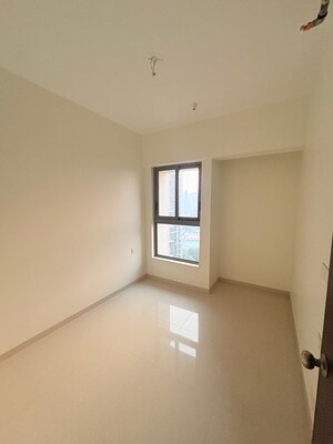 Room in 2 BHK Apartment at Kalpataru Paramount B, Kapur Bawdi – for Sale