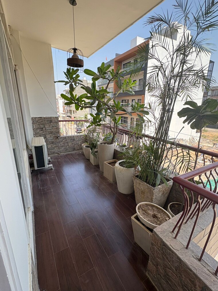 Balcony, sector 56 3 Bedroom 1700 Sq.Ft. Builder Floor In Sector 56 Gurgaon 10336660