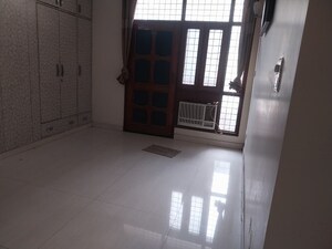 Room in 3 BHK Builder Floor at Sector 79 – for Sale
