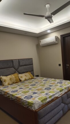 3 BHK + Servant Room,Study Room,Extra Room Builder Floor For Sale in New Rajinder Nagar