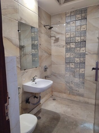 1 BHK Builder Floor for Rent in Shakti Khand, Ghaziabad