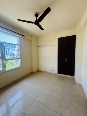 Room in 3 BHK Apartment at Tulip Orange, Sector 70 – for Rent