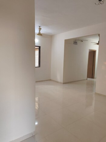 2 BHK Flat for Rent in Adajan, Surat