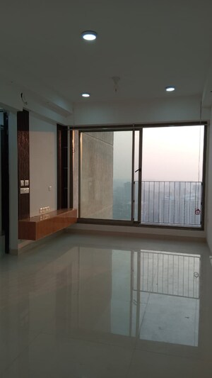 Room in 2 BHK Apartment at Sunteck City Avenue 4, Goregaon West – for Rent