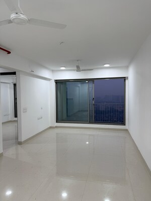 Room in 2 BHK Apartment at Sunteck City Avenue 4, Goregaon West – for Rent