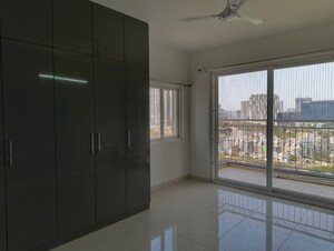 Room in 3 BHK Apartment at Aparna Zenon, Puppalaguda – for Rent