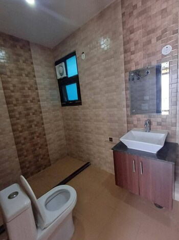 2 BHK Builder Floor for Rent in Sector 9, Gurgaon