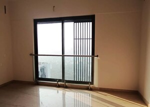 Room in 4 BHK Apartment at Sunteck Signia Isles, Bandra Kurla Complex – for Sale
