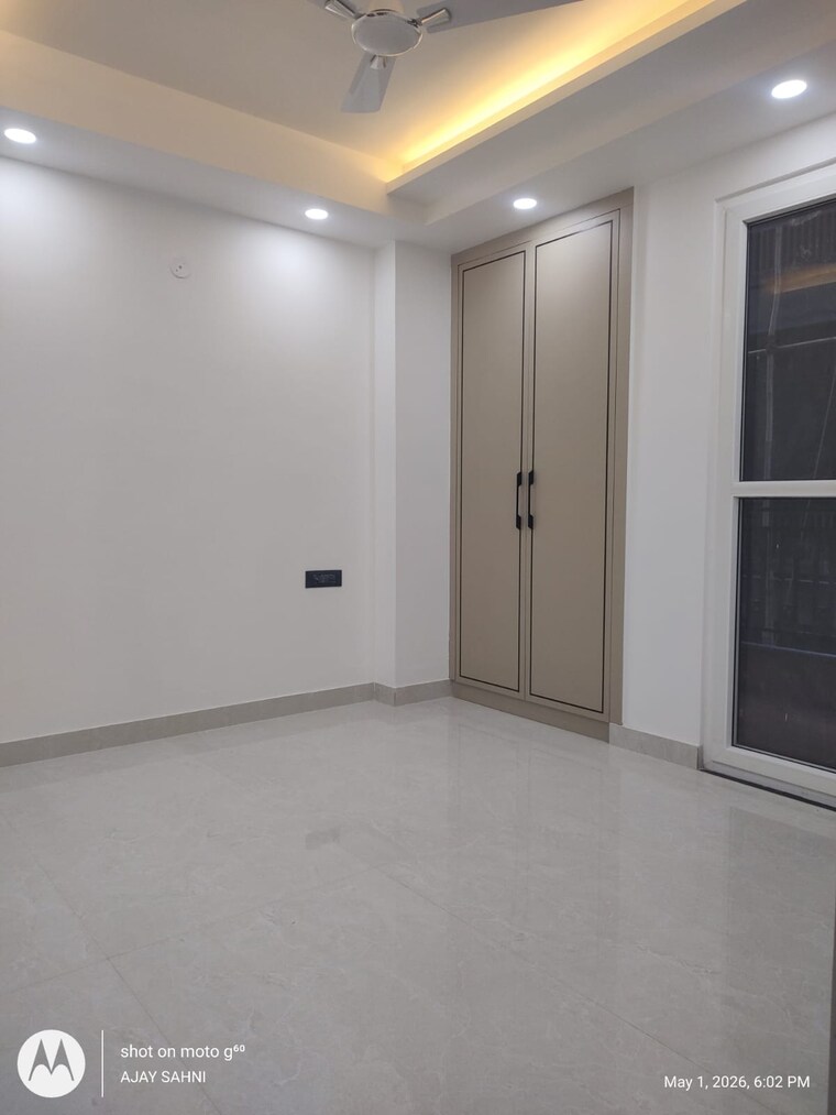 Room, freedom fighters enclave 3 Bedroom 1200 Sq.Ft. Builder Floor In Freedom Fighters Enclave Delhi 10349762