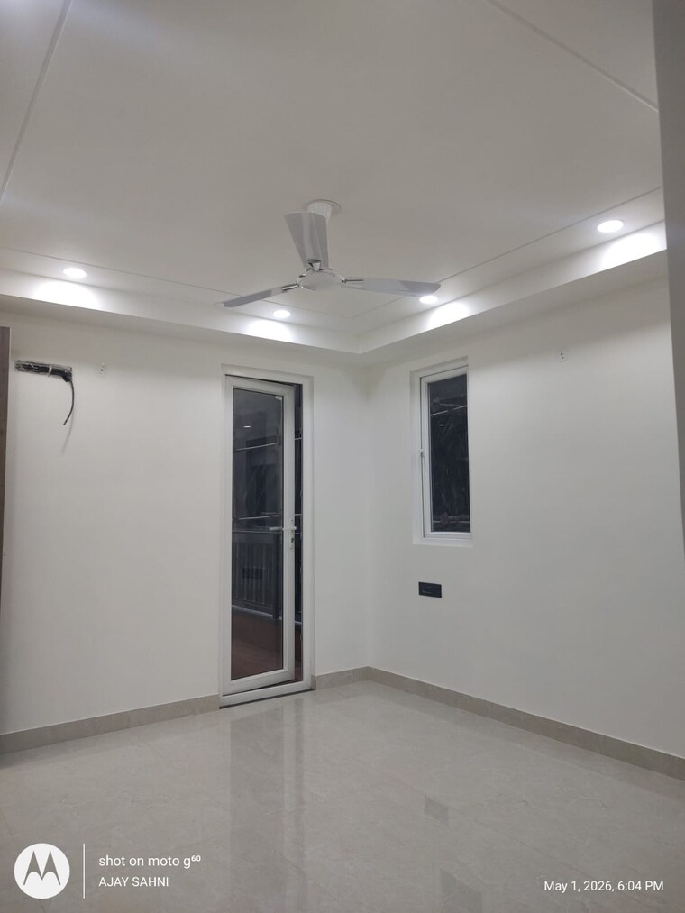 Room, freedom fighters enclave 3 Bedroom 1200 Sq.Ft. Builder Floor In Freedom Fighters Enclave Delhi 10349762