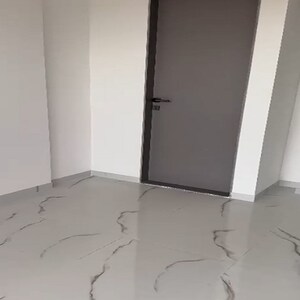 Room in 1 BHK Apartment at Rockline The Meridian Towers, Ghatkopar West – for Rent