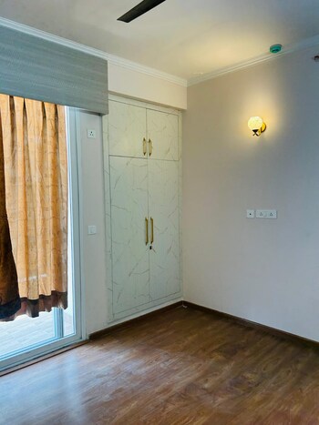 Amrapali Kingswood