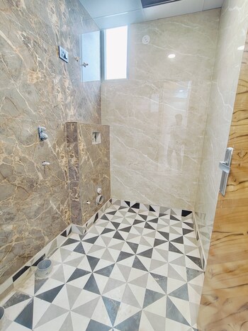1 BHK Flat for Sale in Sector 73, Noida