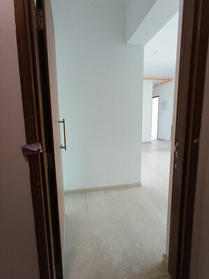 Furnished Amenities in 3 BHK Apartment at Kalpataru Immensa H, Kolshet Road – for Rent