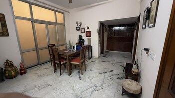 3 BHK Villa for Rent in Saket, Delhi