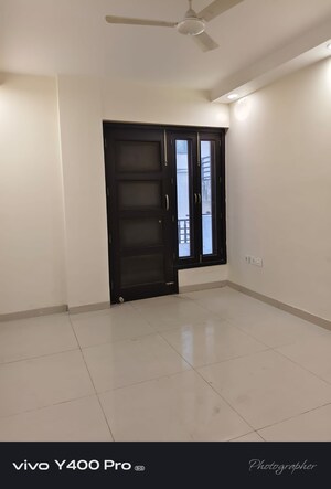 Room in 3 BHK Apartment at Unitech The Residences Sector 33, Sector 33 – for Sale