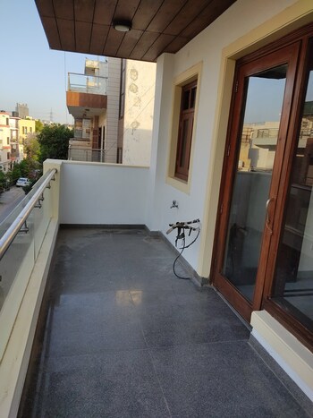 2 BHK Builder Floor for Rent in Sushant Lok Iii, Gurgaon