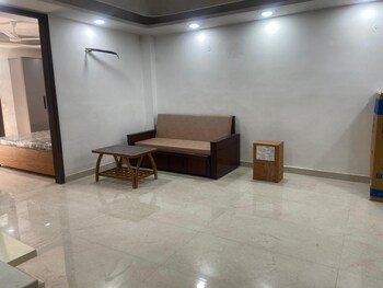 2 BHK Builder Floor for Sale in Saket, Delhi