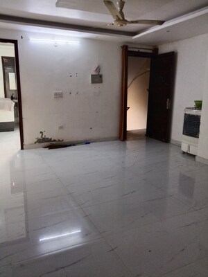 Room in 2 BHK Builder Floor at Malviya Nagar – for Rent