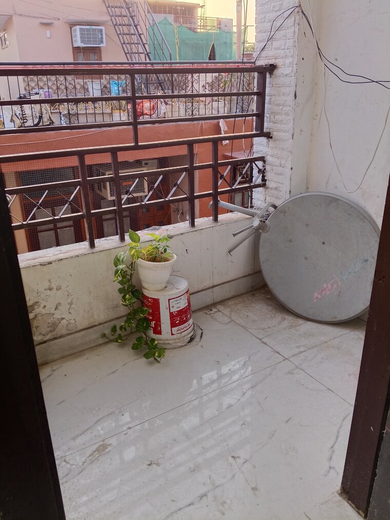 Balcony, malviya nagar 2 Bedroom 65 Sq.Yd. Builder Floor In Malviya Nagar Delhi 10356865