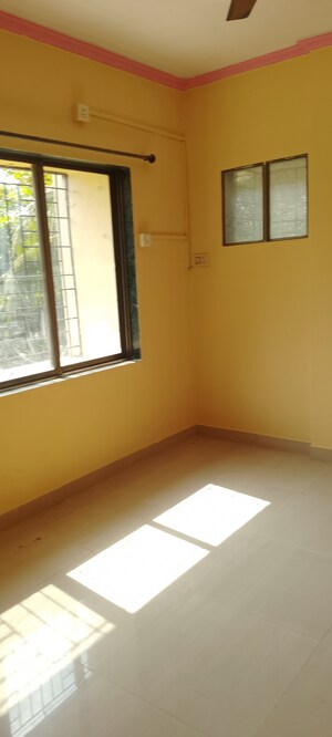 Room in 3 BHK Apartment at Vaibhav Vilas CHS, Majiwada – for Rent