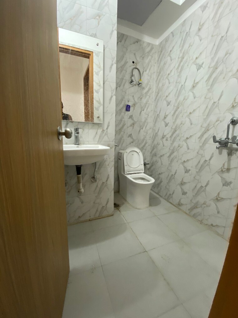 Bathroom, saket 1 Bedroom 550 Sq.Ft. Builder Floor In Saket Delhi 10357409