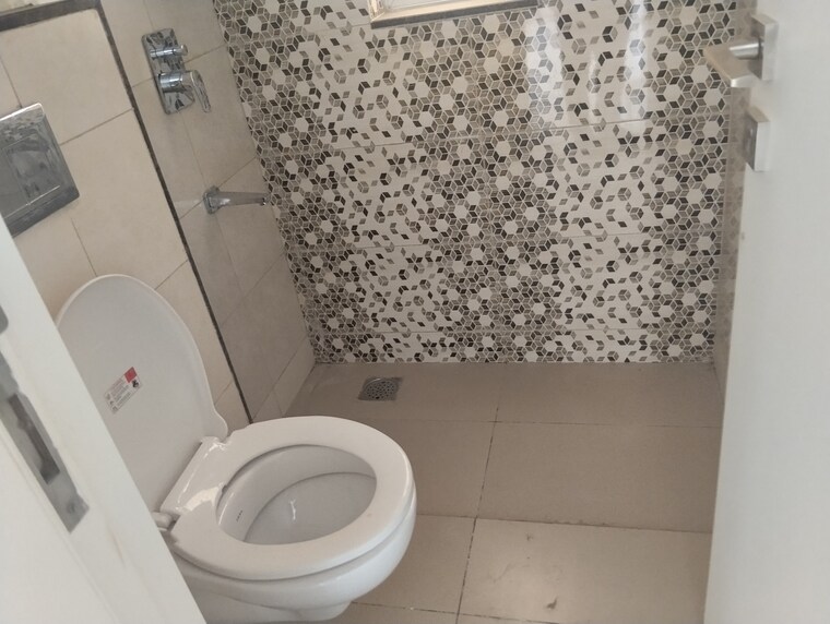 Bathroom, godrej-park-ridge 2 Bedroom 700 Sq.Ft. Apartment In Manjari Pune 10357401