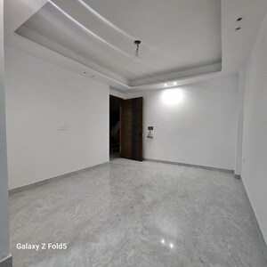 Room in 2 BHK Builder Floor at Saket – for Rent