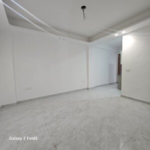 Room in 2 BHK Builder Floor at Saket – for Rent