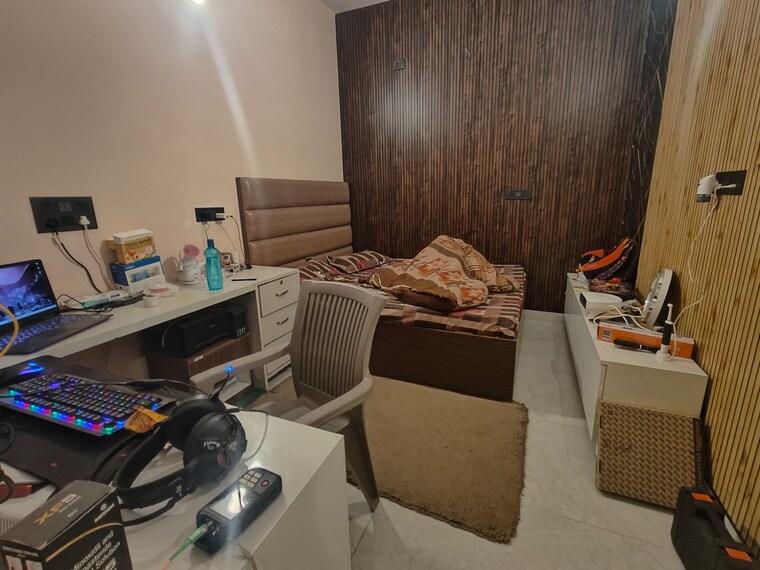 Team Area, aya nagar 3 Bedroom 100 Sq.Yd. Independent House In Aya Nagar Delhi 10357468