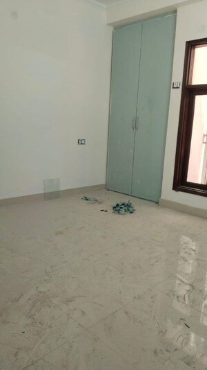 Room in 1 BHK Builder Floor at Saket – for Rent