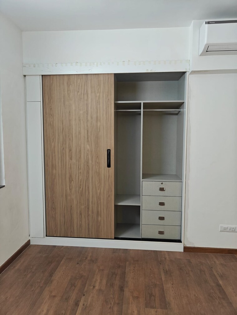 Room, godrej-woods 2 Bedroom 1255 Sq.Ft. Apartment In Sector 43 Noida 10357501