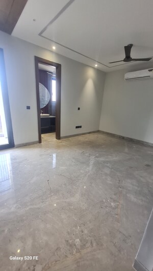 Furnished Amenities in 4 BHK Builder Floor at Sector 46 – for Sale